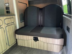 2016 Volkswagen T6 Transporter — photo 7 of 12