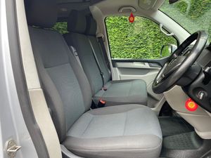 2016 Volkswagen T6 Transporter — photo 10 of 12