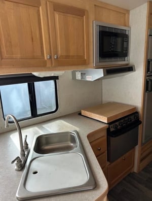  2005  R-Vision B+ Trail-Lite RV — photo 14 of 26