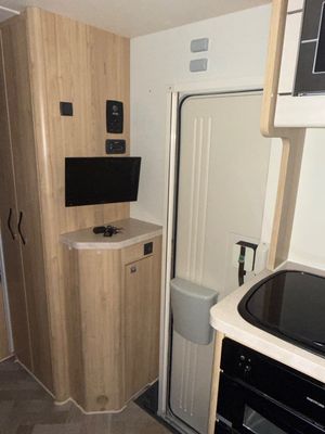 2015 Elddis Majestic 180 — photo 27 of 49