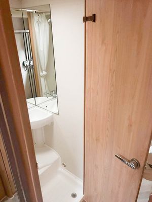 2015 Elddis Majestic 180 — photo 5 of 49