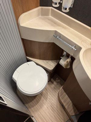 2019 Carthago C Compact Line 144 QB — photo 27 of 33