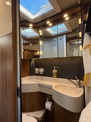 2019 Carthago C Compact Line 144 QB — photo 30 of 33