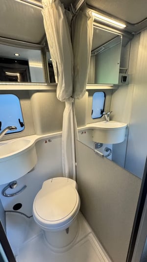 2022 Hymer Free — photo 31 of 37