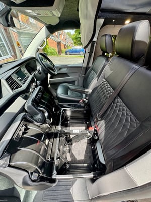 2024 Volkswagen Transporter T6.1 SWB — photo 21 of 30