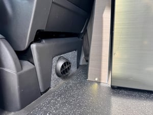 2024 Volkswagen Transporter T6.1 SWB — photo 25 of 30