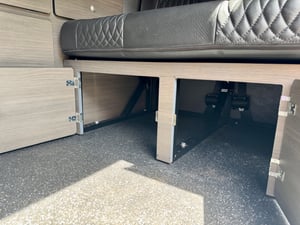 2024 Volkswagen Transporter T6.1 SWB — photo 26 of 30