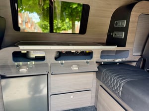 2024 Volkswagen Transporter T6.1 SWB — photo 27 of 30