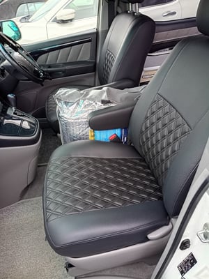 2004 Toyota Alphard — photo 2 of 22