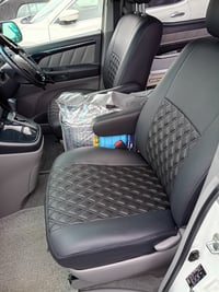 2004 Toyota Alphard - Image 2