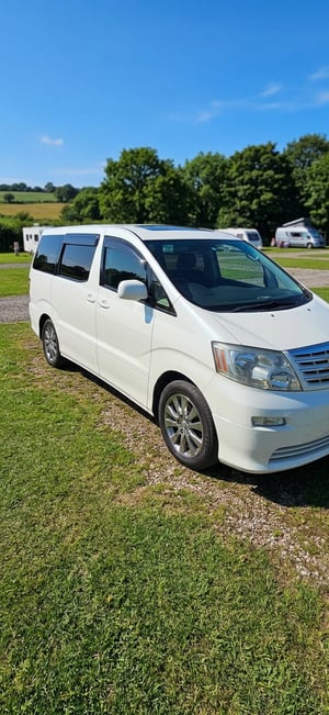 2004 Toyota Alphard