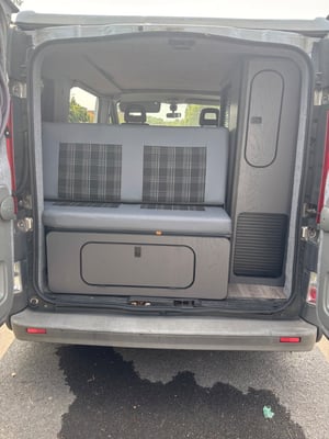 2010 Vauxhall Vivaro — photo 6 of 8