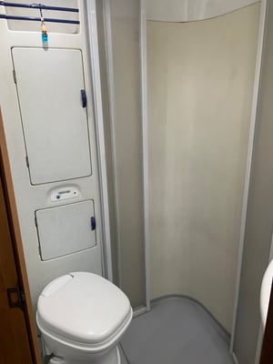 1996 Hymer E510 — photo 23 of 50
