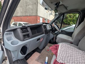 2011 Ford Transit — photo 2 of 34