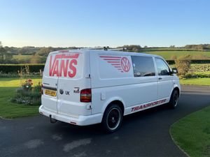 2005 Volkswagen T5 LWB 