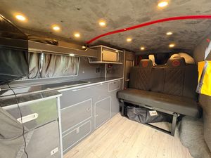 2005 Volkswagen T5 LWB  — photo 9 of 14