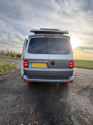 2017 Volkswagen Transporter T28 — photo 5 of 31
