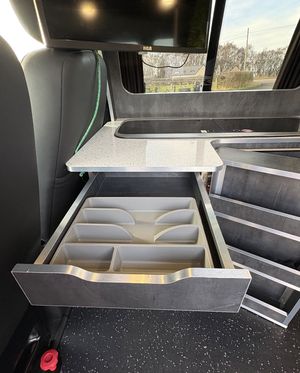 2017 Volkswagen Transporter T28 — photo 11 of 31
