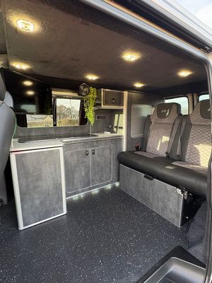 2017 Volkswagen Transporter T28 — photo 18 of 31