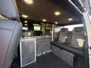 2017 Volkswagen Transporter T28 — photo 27 of 31
