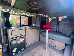 2014 Volkswagen Transporter T5 — photo 17 of 40