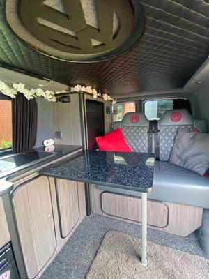 2014 Volkswagen Transporter T5 — photo 21 of 40