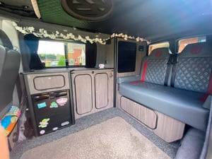 2014 Volkswagen Transporter T5 — photo 36 of 40