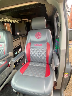 2014 Volkswagen Transporter T5 — photo 39 of 40