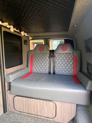 2014 Volkswagen Transporter T5 — photo 7 of 40