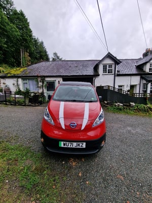 2021 Nissan e-NV200 — photo 2 of 13