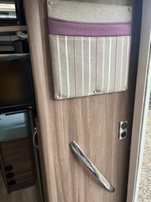2016 Auto-Sleepers Broadway EB — photo 34 of 49