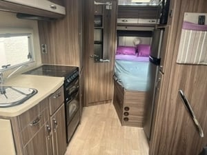 2016 Auto-Sleepers Broadway EB — photo 41 of 49