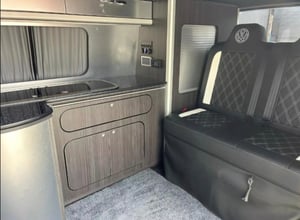 Volkswagen Transporter T28 Highline 180 TDI SWB — photo 8 of 14