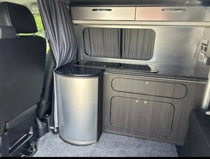 Volkswagen Transporter T28 Highline 180 TDI SWB — photo 9 of 14