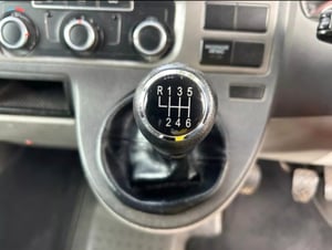 Volkswagen Transporter T28 Highline 180 TDI SWB — photo 6 of 14