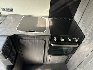 2015 Peugeot Boxer Van Conversion — photo 17 of 22