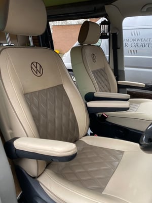 2015 Volkswagen T30 Highline — photo 13 of 44