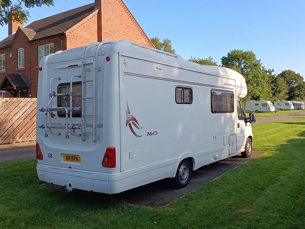 2001 Compass Cruiser 760 - Image 1