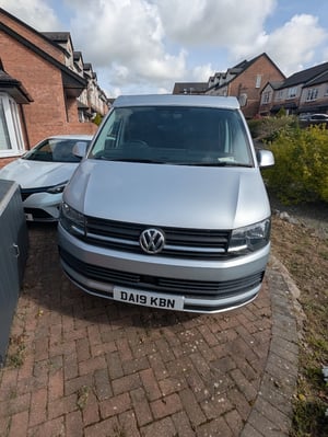 2019 Volkswagen Transporter T30 — photo 2 of 16