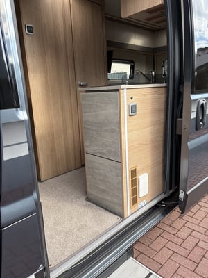 2024 Auto-Trail V-Line 610 Sport — photo 8 of 18