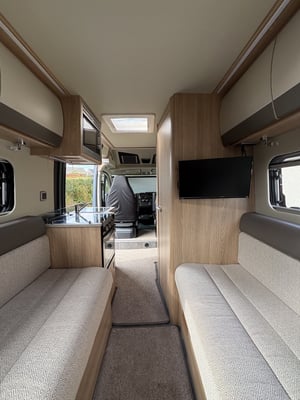 2024 Auto-Trail V-Line 610 Sport — photo 3 of 18