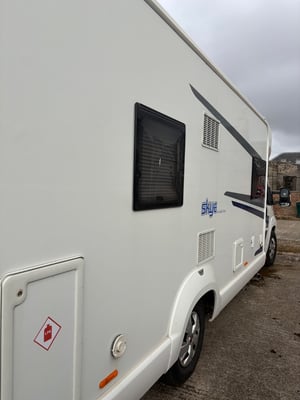 2017 Swift Escape 694 — photo 9 of 41