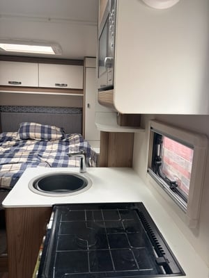 2017 Swift Escape 694 — photo 33 of 41