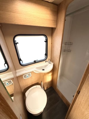 2024 Auto-Trail Imala 736 G — photo 8 of 19