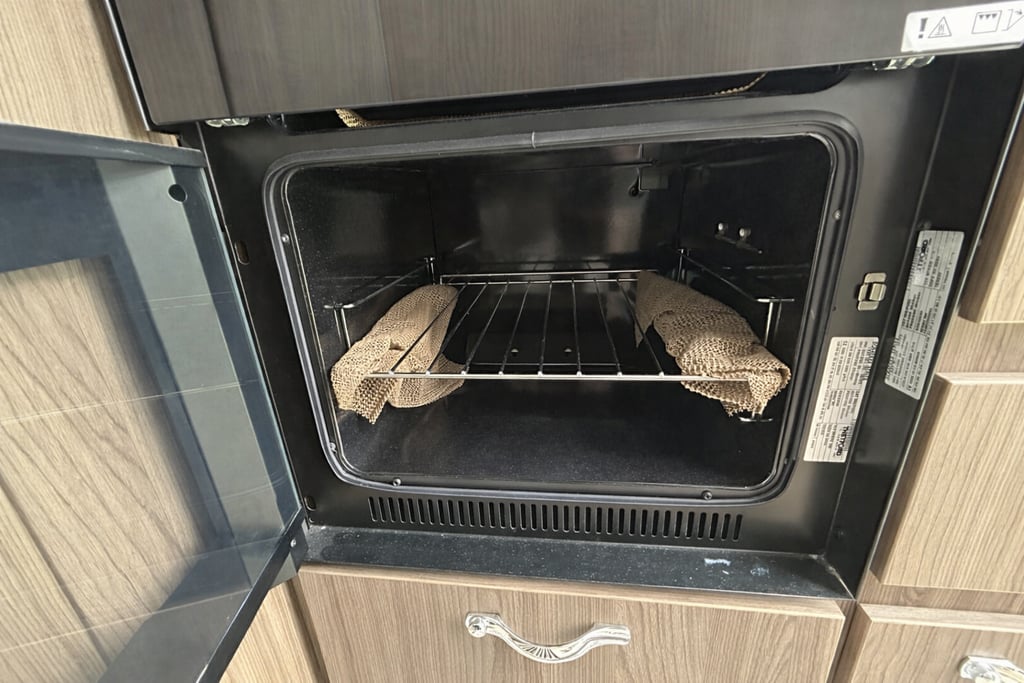 2019 Autosleeper Broadway EK TB LD - Image 1
