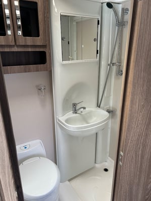 2019 Auto-Sleeper Broadway EK TB LD — photo 23 of 37