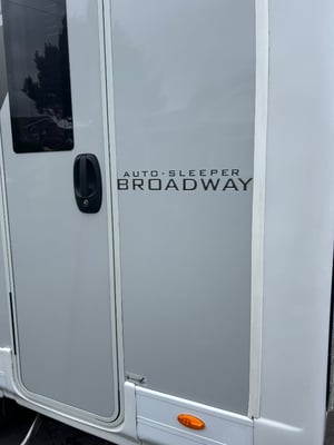 2019 Autosleeper Broadway EK TB LD — photo 15 of 19
