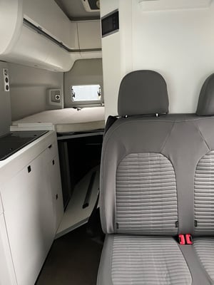 2021 Volkswagen Grand California TDI Auto 3500 — photo 13 of 43