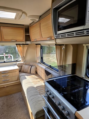 2008 Bessacarr E460 — photo 2 of 42