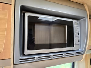 2008 Bessacarr E460 — photo 19 of 42